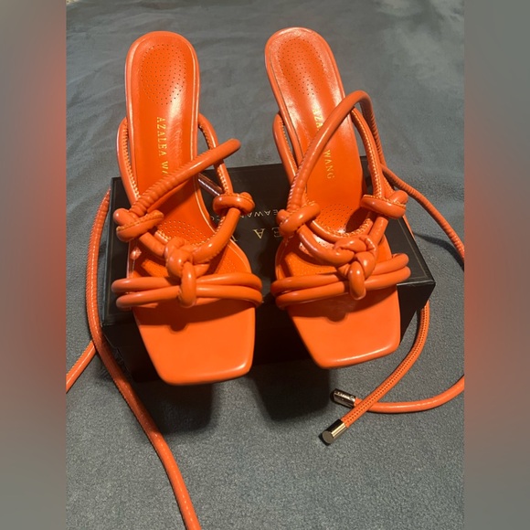 ShopAkira Heels - Picture 1 of 6